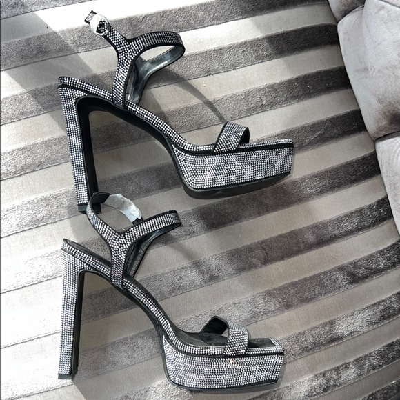 Azalea Wang Dazzling Black Rhinestone Platform Heels ๐๐ค - Picture 4 of 6